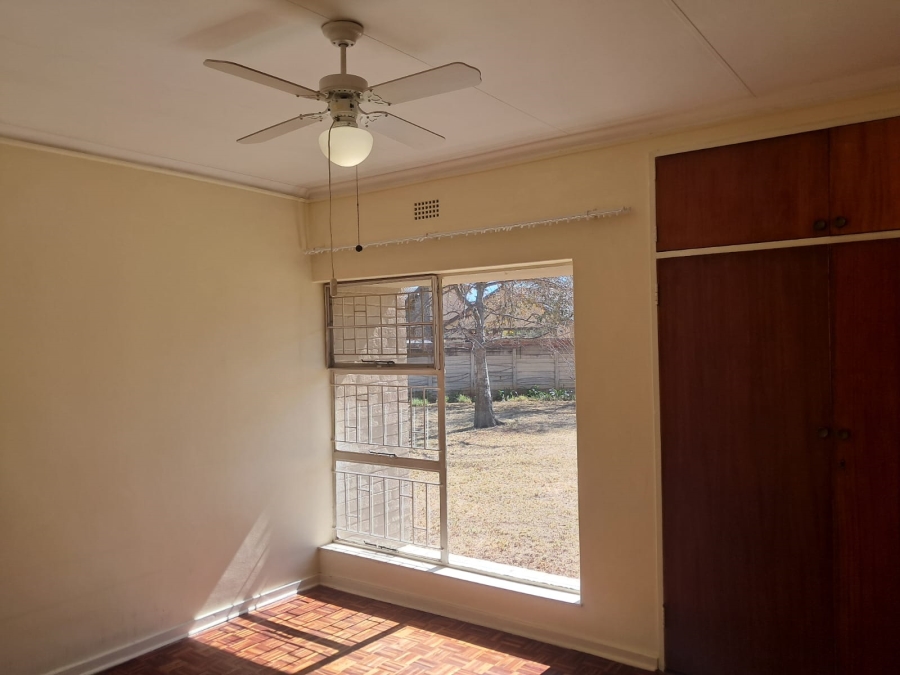 5 Bedroom Property for Sale in Flamingo Park Free State